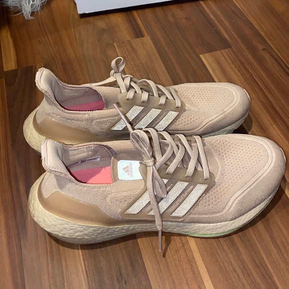 Adidas Ultraboosts - Picture 1 of 3
